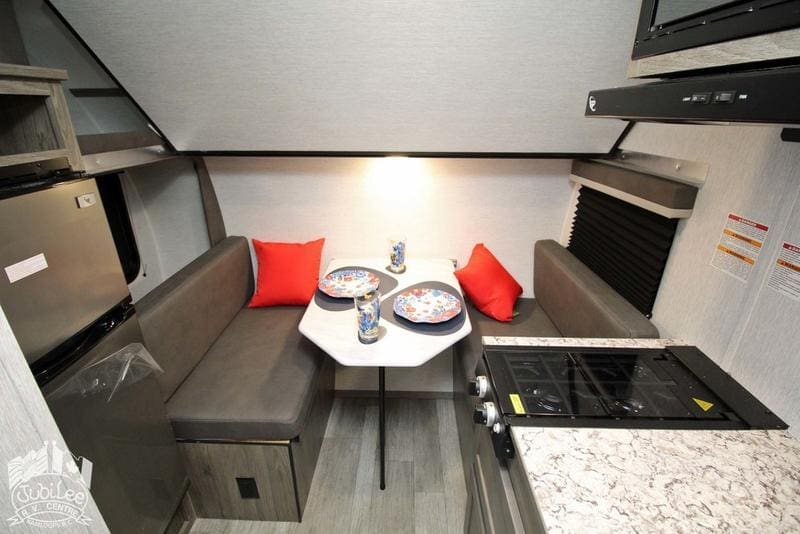 01C9DF7F-BA9D-4F6B-A767-58FB8403D567