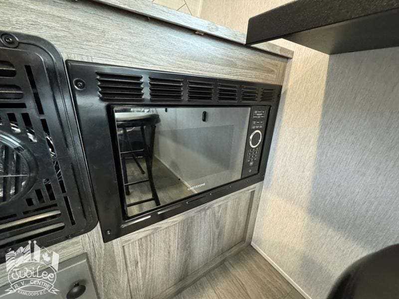 03FB385C-2414-4218-826D-980D52482142