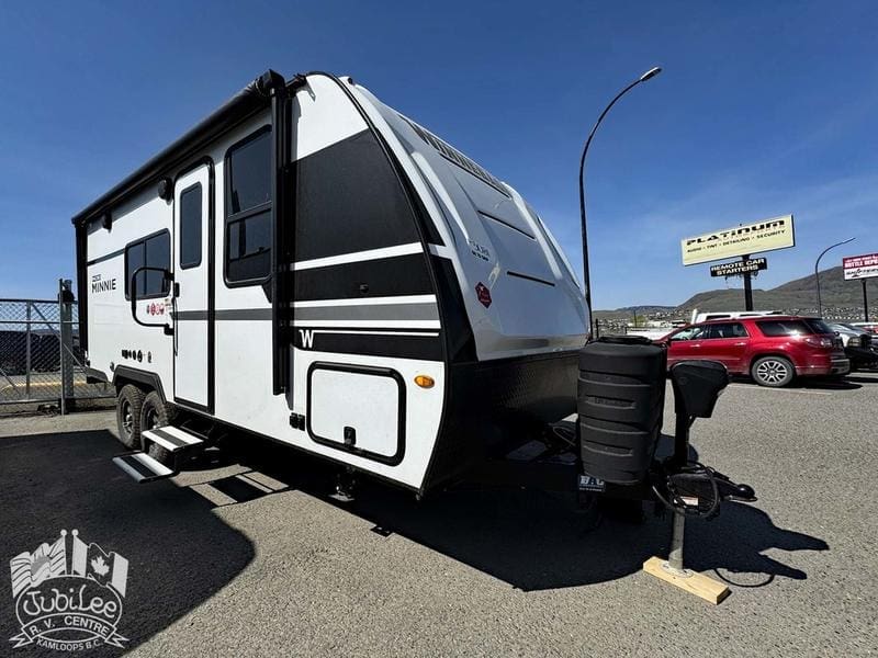 0D377E77-0F4C-4C0C-B85A-D8223B69D2BD