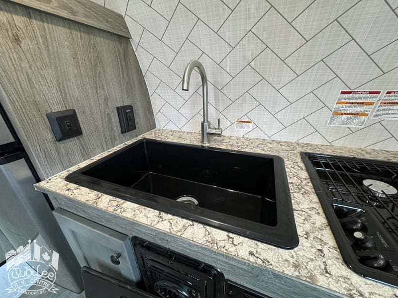 102AC17D-C6AE-411B-AA82-529BCB49D4FA