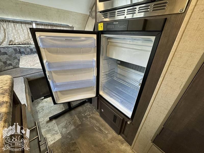 195D3DB8-FA96-4945-BF8D-112600E78C35