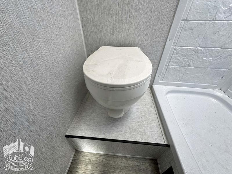 1CD695C9-81E4-4459-B949-042BBB38B30F