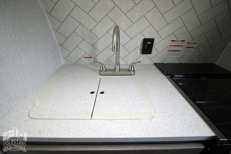 1D44AF8C-CA30-4BC8-9E9C-A4B0B7338B5E