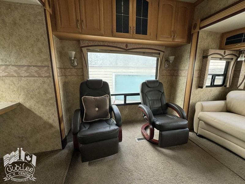 27A3241B-F453-461A-B572-E275A4423B03