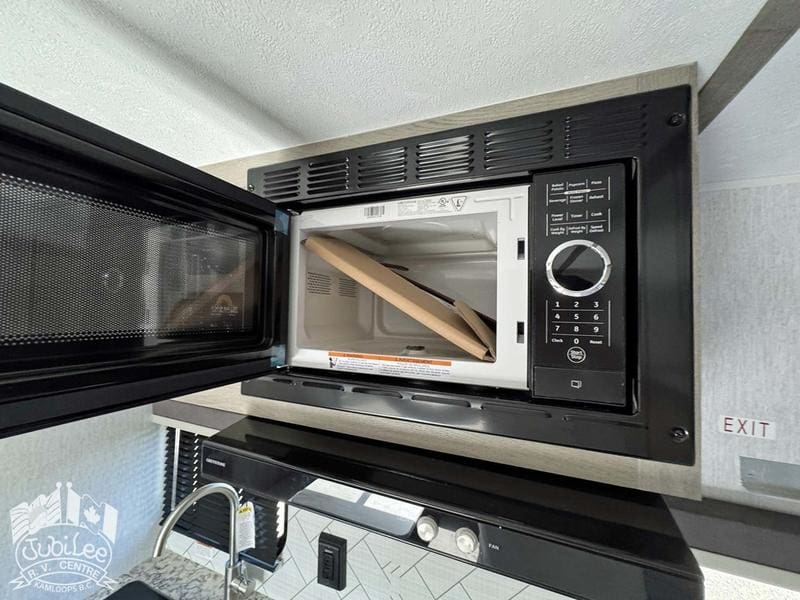 2C9F6090-0A0F-457D-85DA-686A96C80EB4