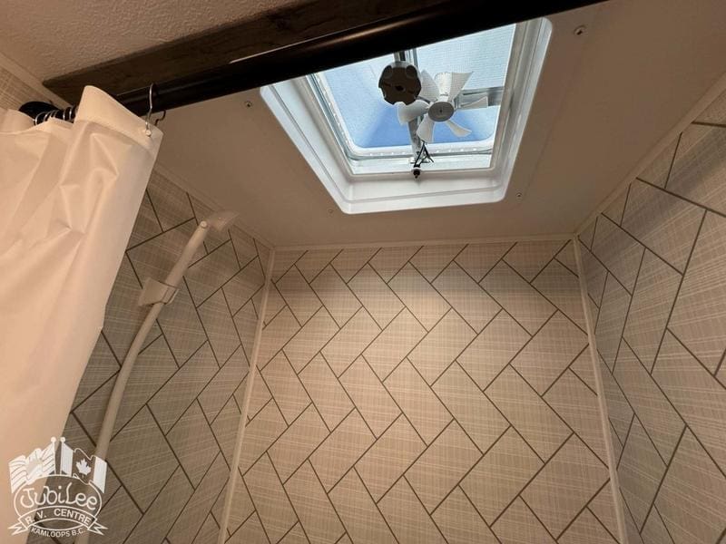 2EB896D6-BEFE-4366-8BD3-AEAADE1343E6