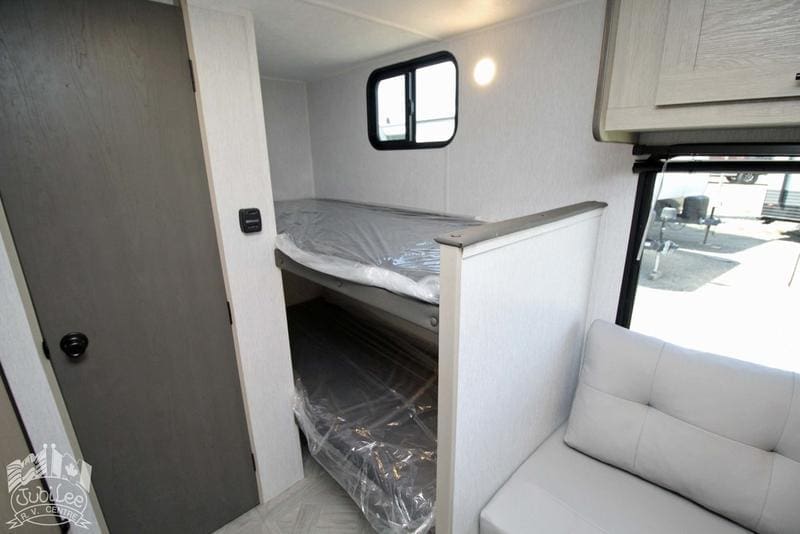 2F28E37A-1F8E-488C-A638-A3C3B926978C