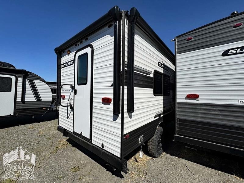 36707399-0528-4E85-9672-41EAA737663A