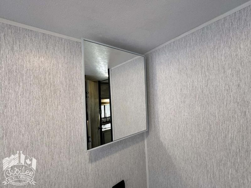 367B2C45-76D6-484D-876A-C1C91C88E4CE