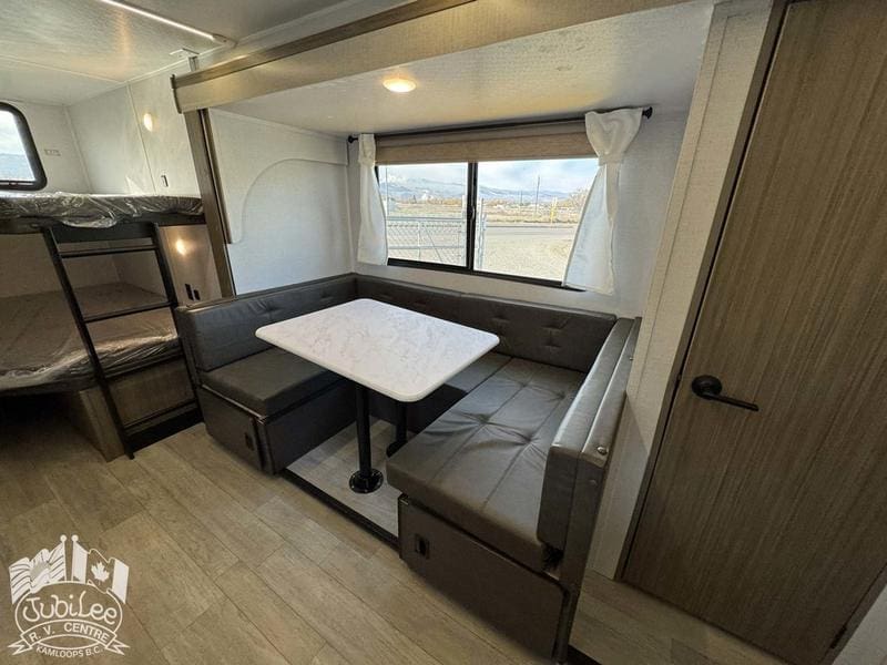 3BA0EF2F-0FC7-4344-9C7D-8BF413FEAB8B