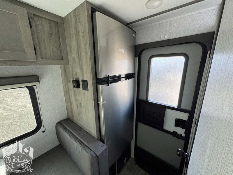 3E765202-3FF5-47A3-81C3-8C0F2262DD4F