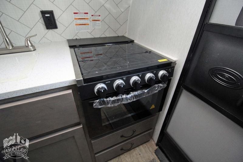 3F855423-DA8F-4155-9806-0E4DEB4FA55D