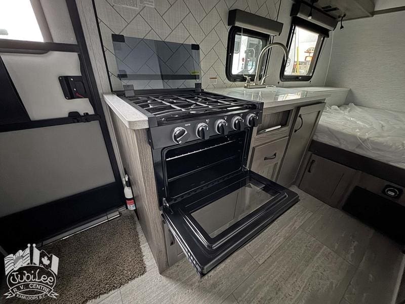 4241CFFB-607D-44DB-89F5-0D529B814EEF