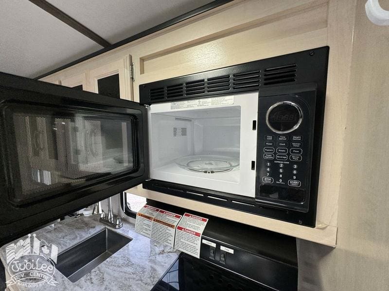 43F54AA4-19E6-4071-ACA6-9F85B81DBB43