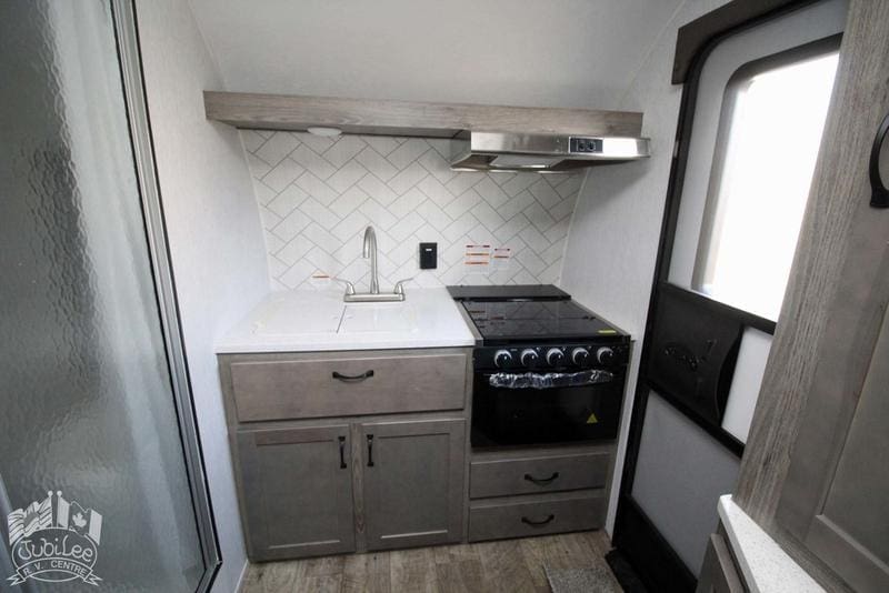 45F47471-7D5F-456B-868B-8DEC48F096AD