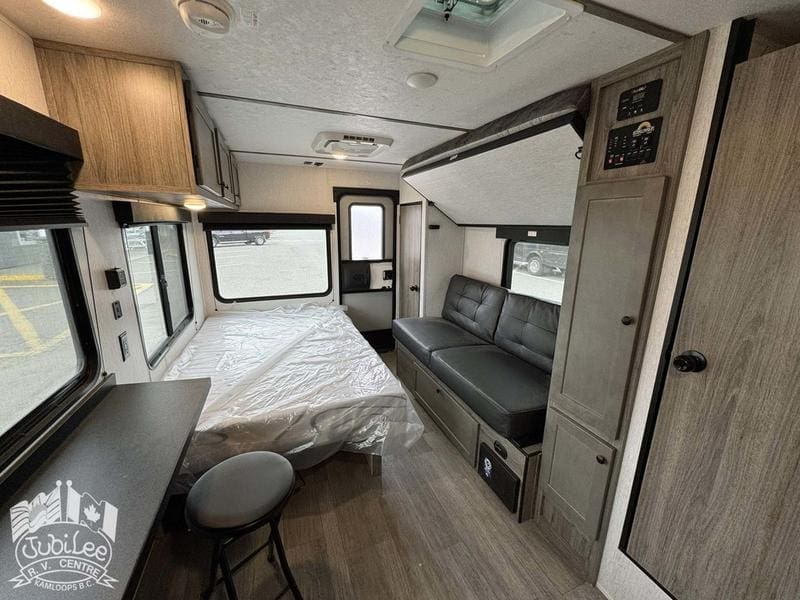 4A5547C7-6D09-407D-94CB-784D14AC9D70