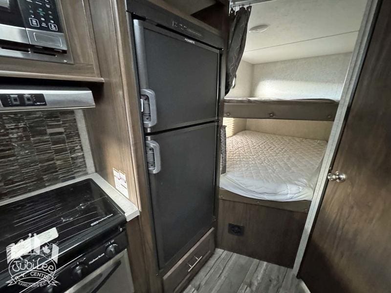 4B33A1FC-181E-4063-8F09-3AF10841ACB5