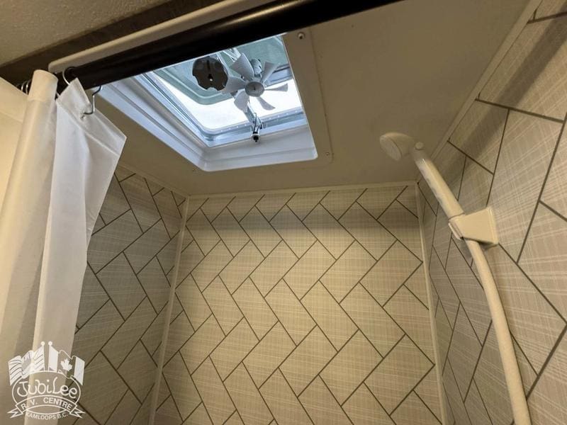 4BD503B4-9F5F-41AE-8297-C55E2227C382