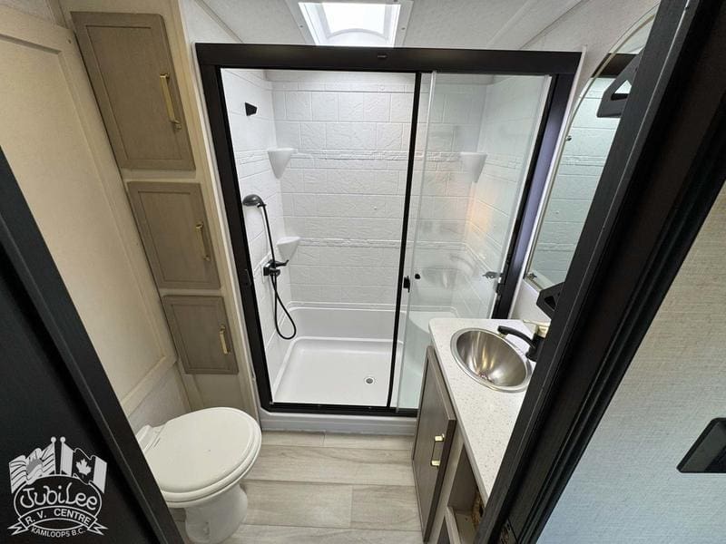 4E9219A4-E71E-4D73-B166-368A538BEB26