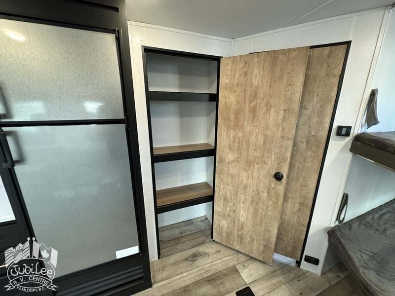 50E2E772-01F5-4820-AA78-04268E2B259A