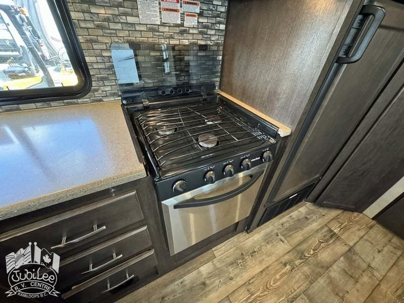 549B351D-2EF5-43C1-A9DE-77084C027000