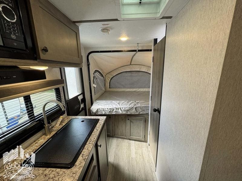 550DC8F0-AFC6-4D78-ADA3-77B0BC9834C9