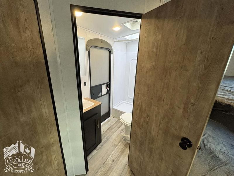 5ACEE522-3BC5-445E-9052-7895417AE3FE