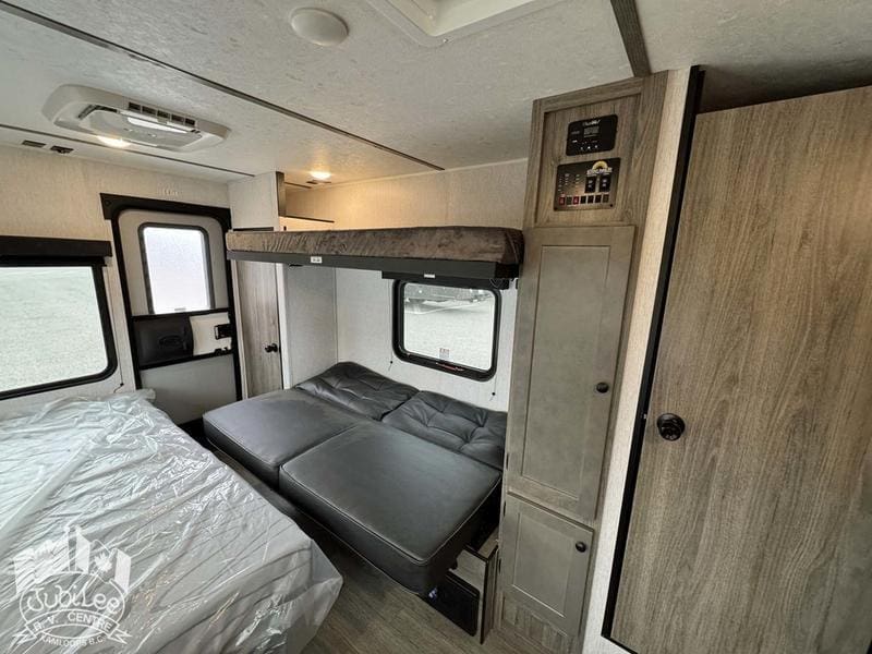 5C6ECB41-542B-4769-8C1D-A8216F8E5A0A