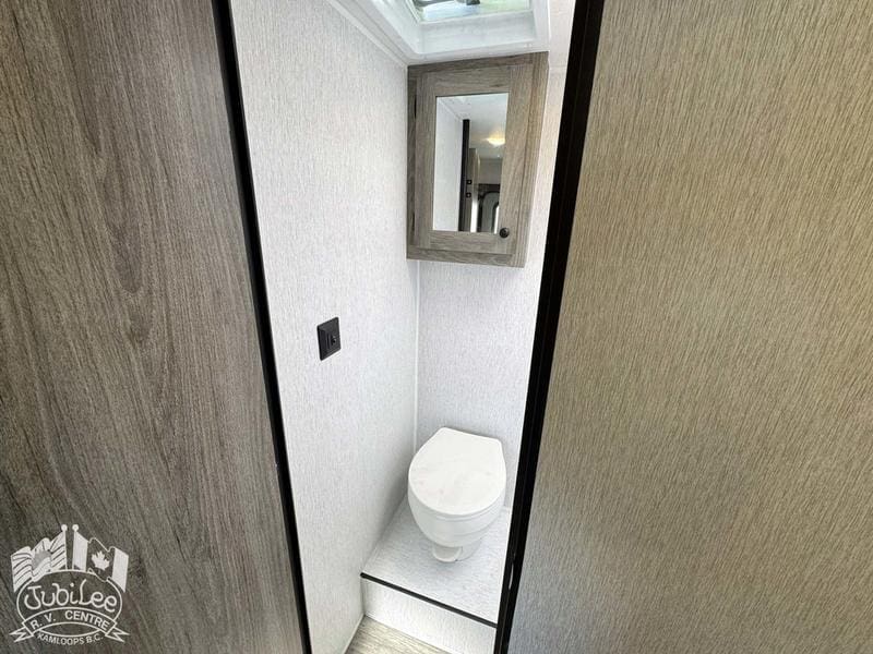 5C924524-A9C3-4D16-8FAB-DF45D420DAD2