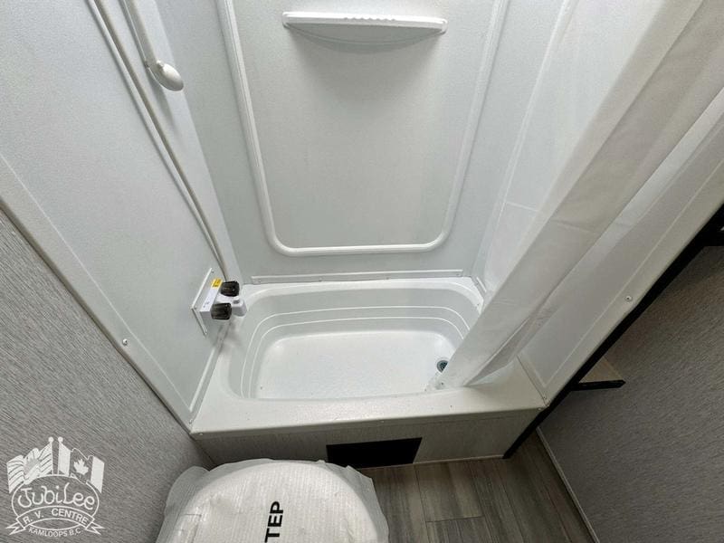 5CF0C881-D846-40AE-A1E6-48CA171A4FDB