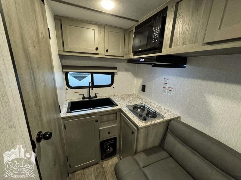 5FFAAADE-9352-44C4-B71C-6BF96ECD3D35