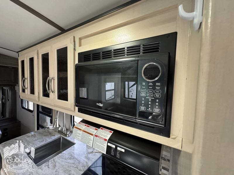 6777ACC0-0D08-4523-B5E0-E549B23EC918