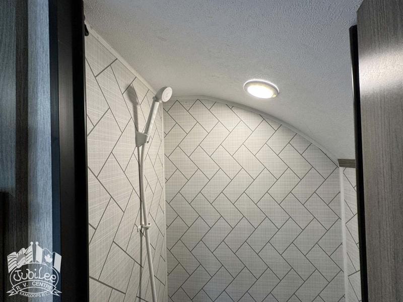 6977790B-4FB9-4E23-BC47-5514BC29D1AB