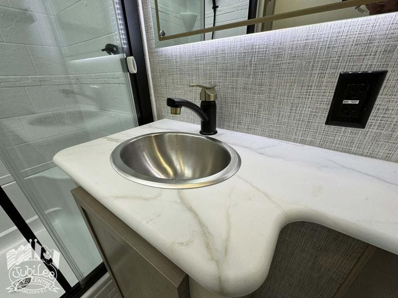 69AFE3F2-918E-4585-881A-90AD1C4F4721