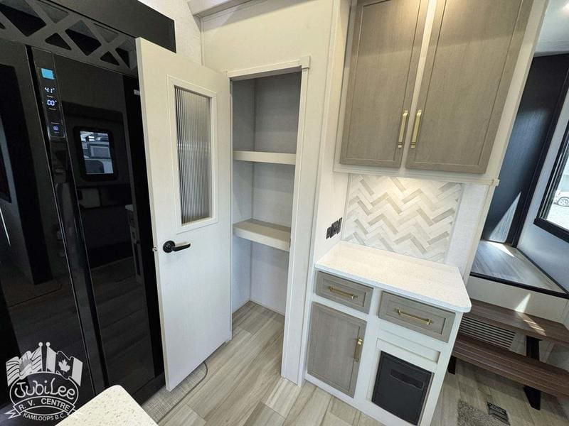 69B6AFF3-A7A7-4FFF-98B4-22F0CC89450A