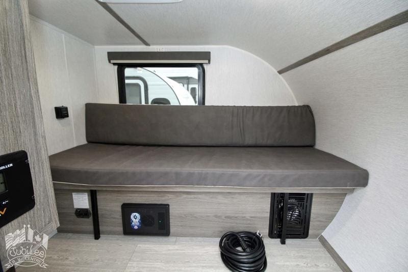 6FE6065C-CC0C-4283-B549-FE9272F73FD1