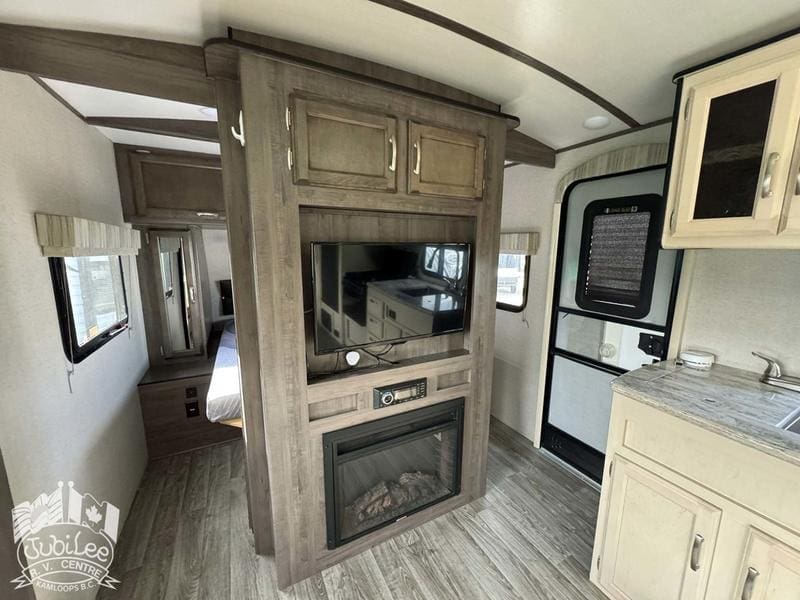 7425A187-A2B4-4C7C-A263-596C4FEA82B4