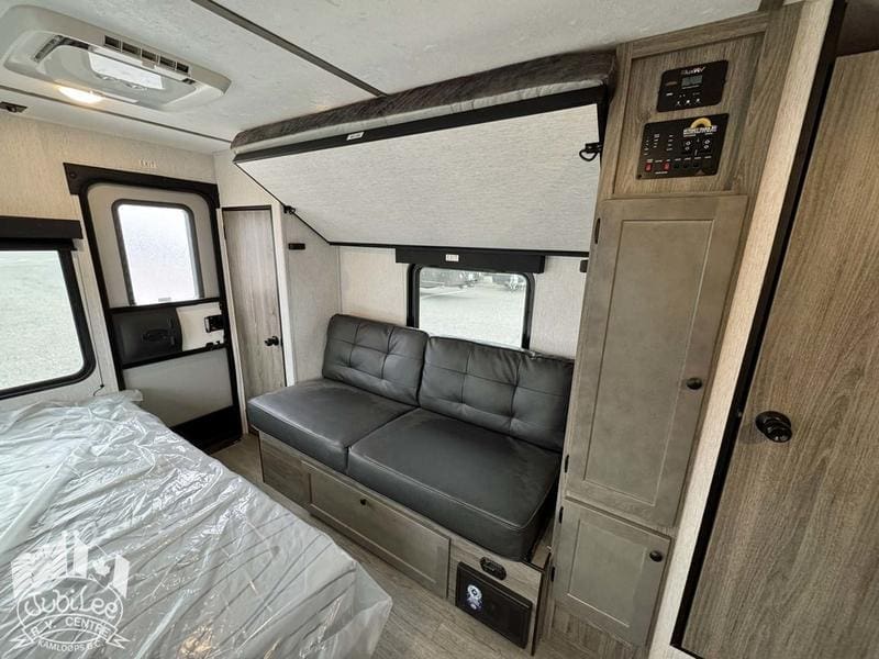 78E63406-BFD9-47B5-AEEC-F8A8FC044DA0