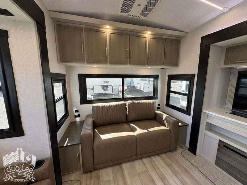 7952D902-9440-4A0E-99AA-A60B835C0365