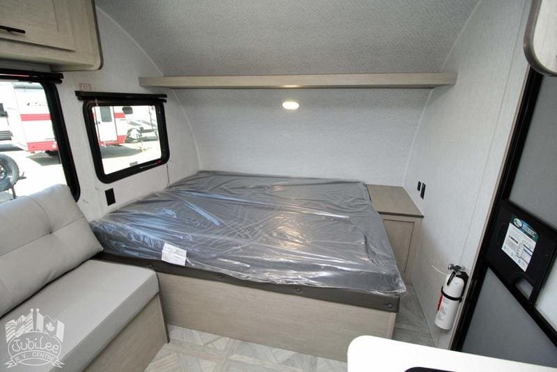 7C4C81E9-3F93-4F14-9BBE-5D9C24C19DCE