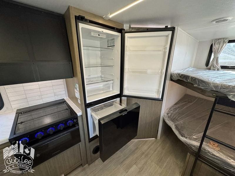 7F8581DA-53B7-47D2-874E-C84AD1E76A4C