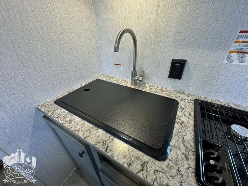 7FDE3079-2C7B-4113-8663-BF9BDC38692B