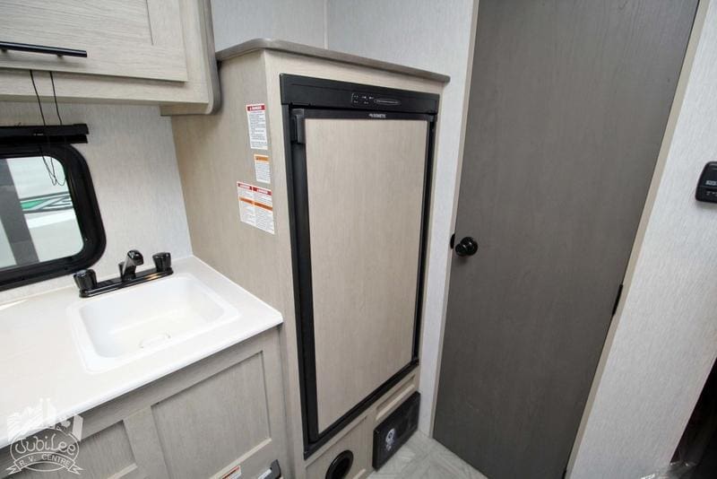 8531B2E1-85CC-498D-9D64-A2ADD260B38A