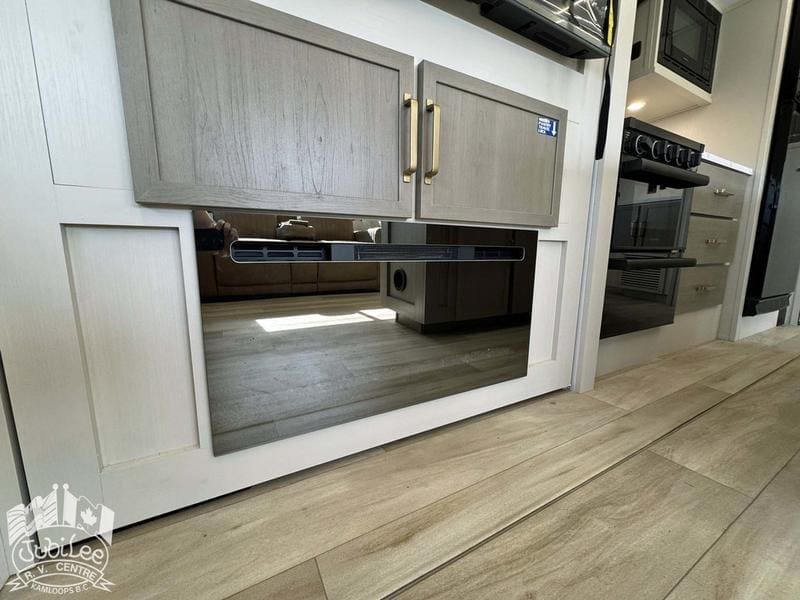 85ED358D-B549-40B2-9F3D-21545CDF7FFF