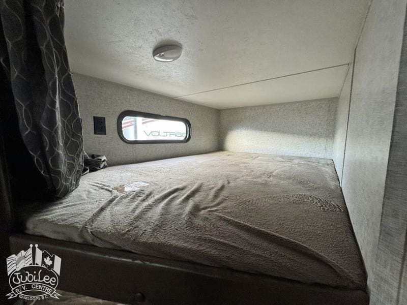 8A51233A-D09D-484A-ADF3-CD729FE7CCF7