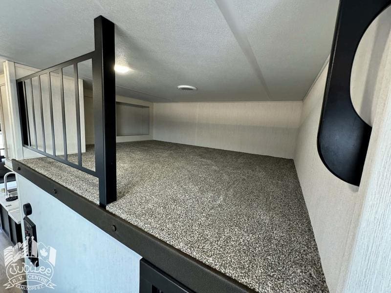 8CD6B9A2-F03B-46B6-A839-C5E9B4F49F1E