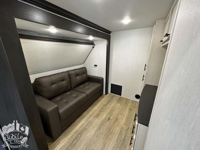 8EC01AB5-47A1-4F7E-BE42-EFEE9249D3D8