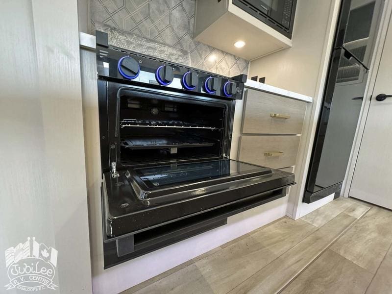 903F83EE-33C0-4F29-A199-53497B701CD6