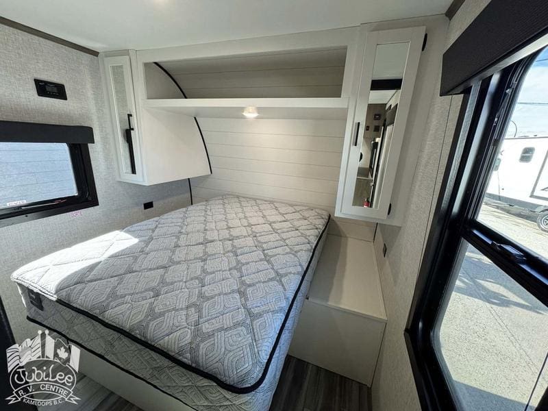 96DE65DA-E42E-409D-A7DC-CC80B1E1694B