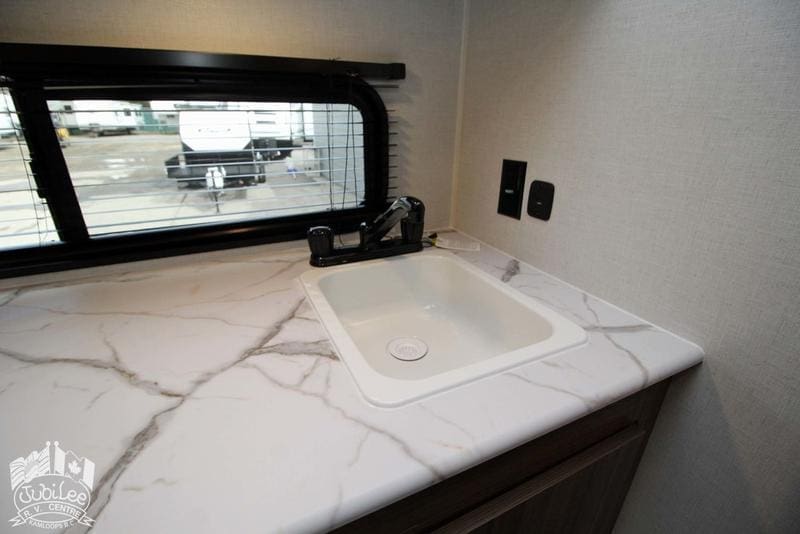 9AD4ABA5-9401-4EBB-895F-E78D5808EEEB